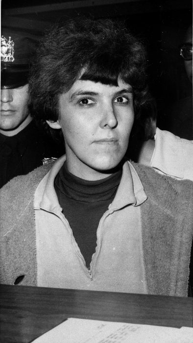 Valerie Solanas på polisstationen efter mordförsöket på Andy Warhol i juni 1968