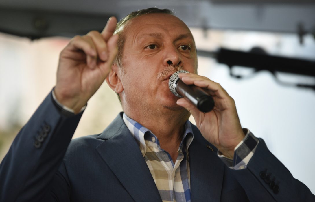 Turkiets president Recep Tayyip Erdogan under ett tal i Istanbul på lördagen. Turkiets president Recep Tayyip Erdogan under ett tal i Istanbul på lördagen