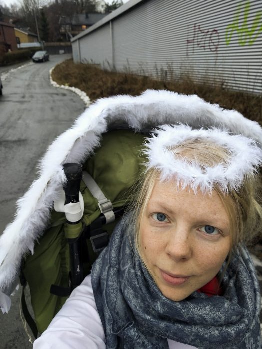 Frida Löfqvist har tidigare luffat längs Sveriges sydostkust, utan vare sig mat eller pengar och har då också upplevt att människor är vänliga och hjälpsamma