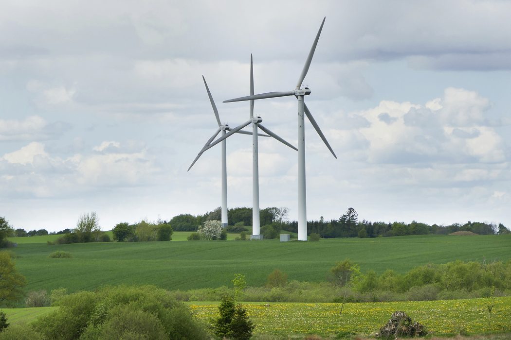 Erik Johanssen/TT | Danmarks energiminister förklarar trendbrottet med utsläppen med en ovanligt kall vinter, men oppositionen håller inte med.