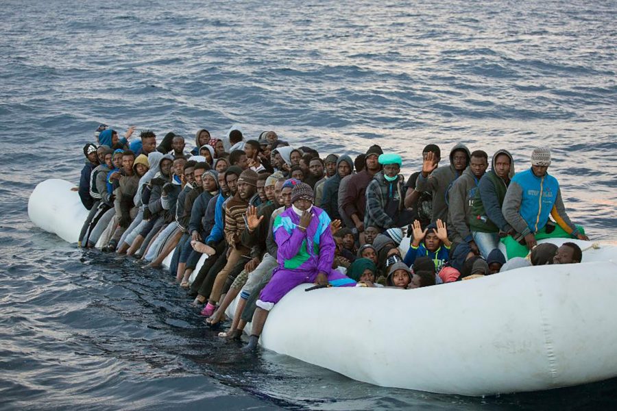 Emilio Morenatti/AP/TT | Runt 6 000 migranter räddades på Medelhavet bara under fredagen och lördagen.