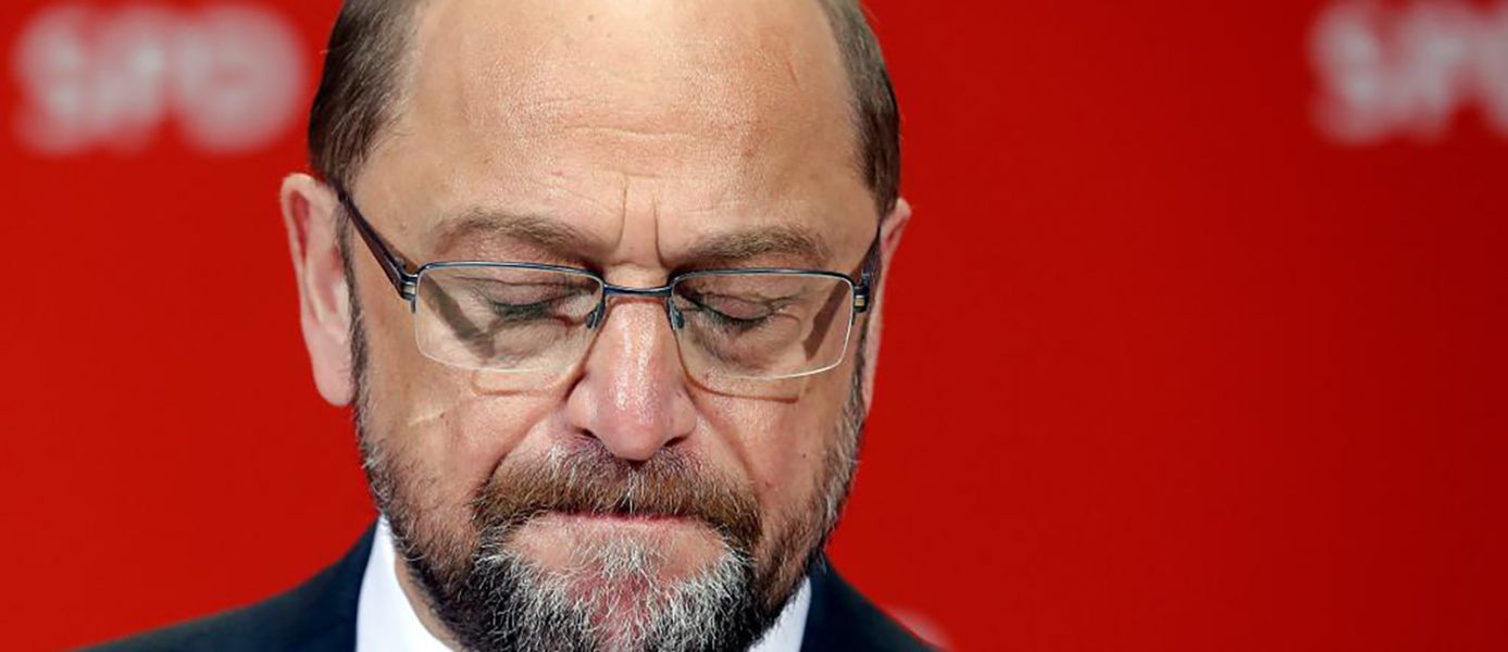 TT | Valförlusten är ett svårt bakslag för SPD-ledaren Martin Schulz.