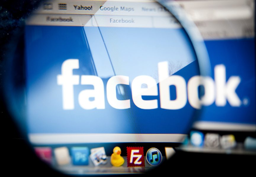 Timur Emek/AP/TT | Facebook tar ytterligare ett steg för att hindra spridandet av falska nyheter.