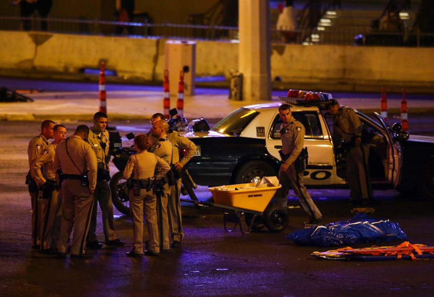 Chase Stevens/TT | Poliser i Las Vegas efter dådet i måndags.
