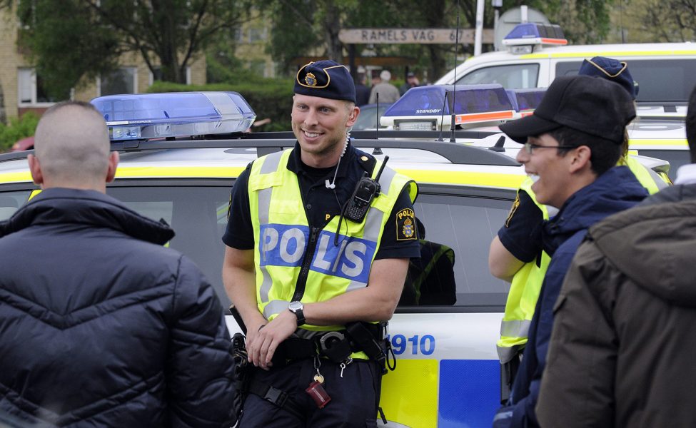 Johan Nilsson/TT | En polis som känner ett område och de som bor där kan ofta göra mindre våldsamma ingripanden.