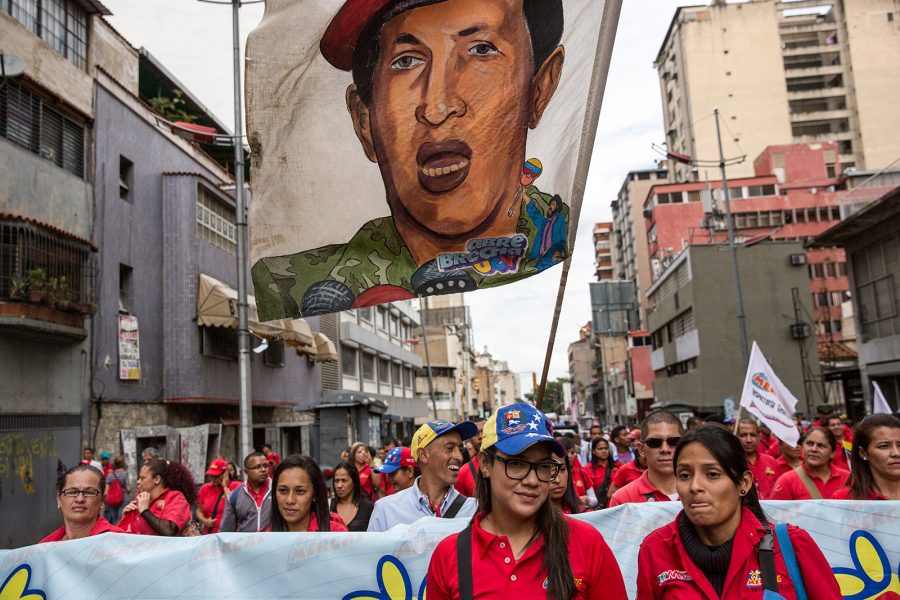 Foto: TT/AP | President Maduros anklagas för att åsidosätta demokratin, men har också ett starkt stöd i delar av befolkningen.
