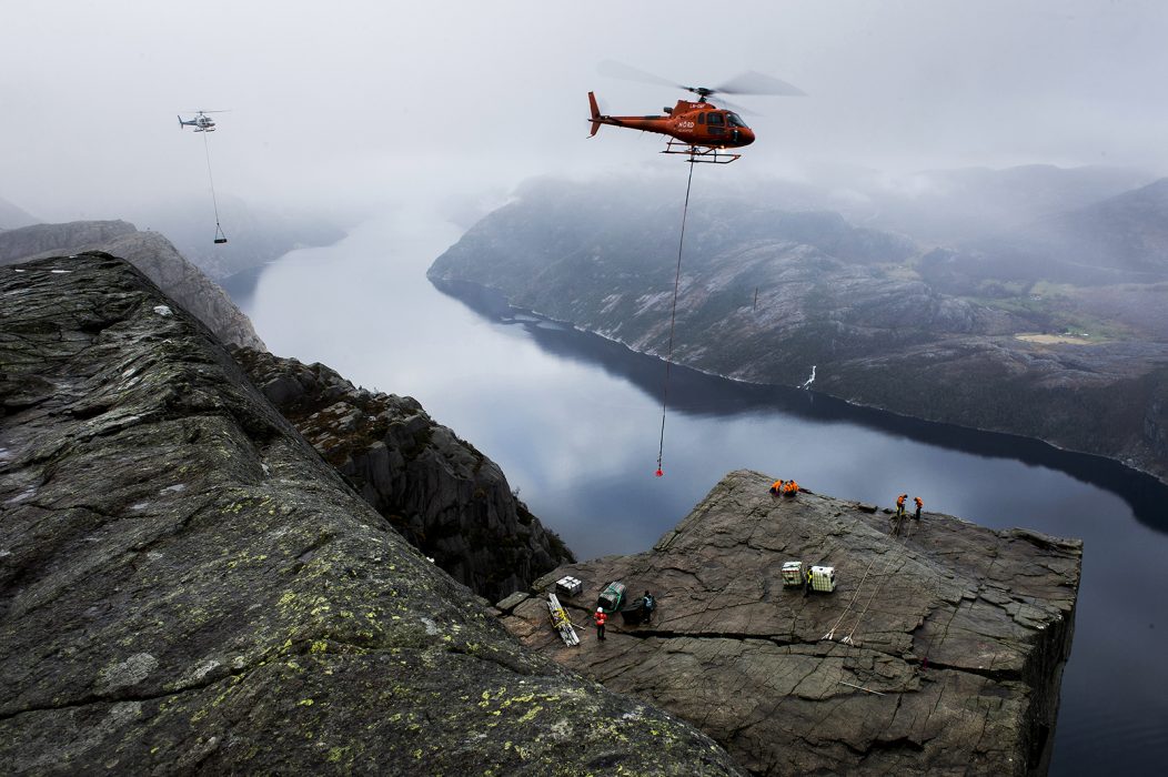 Mission Impossible-innspilling p Preikestolen utenfor Stavanger.
