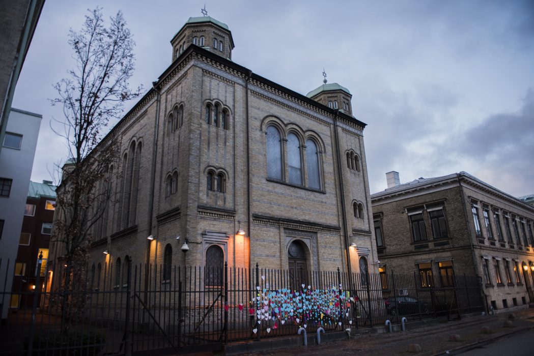 Nora Lorek/TT | Tre personer sitter nu häktade, misstänkta för brandattacken mot synagogan i Göteborg i december förra året.