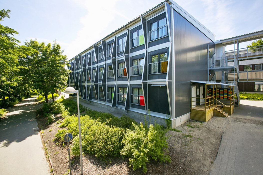 Xlnt living | Xlnt living bygger sina moduler av begagnade fraktcontainrar