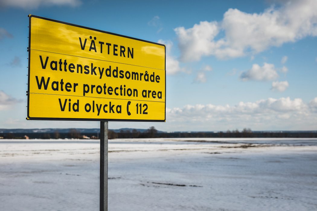 Mårten Bergkvist | Aktion Rädda Vättern skriver med anledning av Världsvattendagen den 22 mars att politikerna måste ta skyltarna vid Vätterns strand på allvar och stoppa skjutningarna.