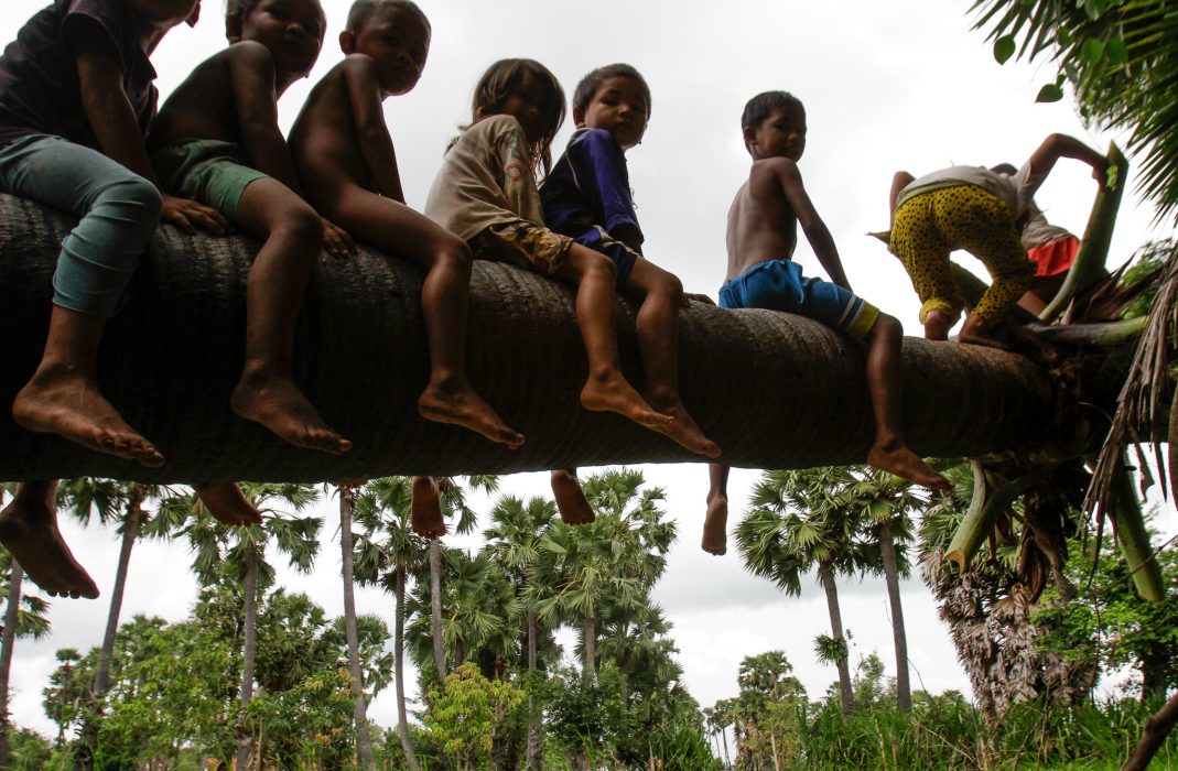 Heng Sinith/TT | En grupp barn i den kambodjanska provinsen Siem Reap.