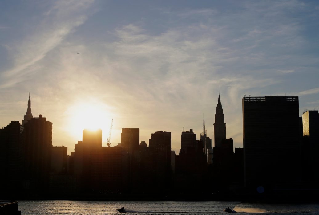 Frank Franklin II/AP/TT | Mannen tände eld på sig i stadsdelen Brooklyn i New York.