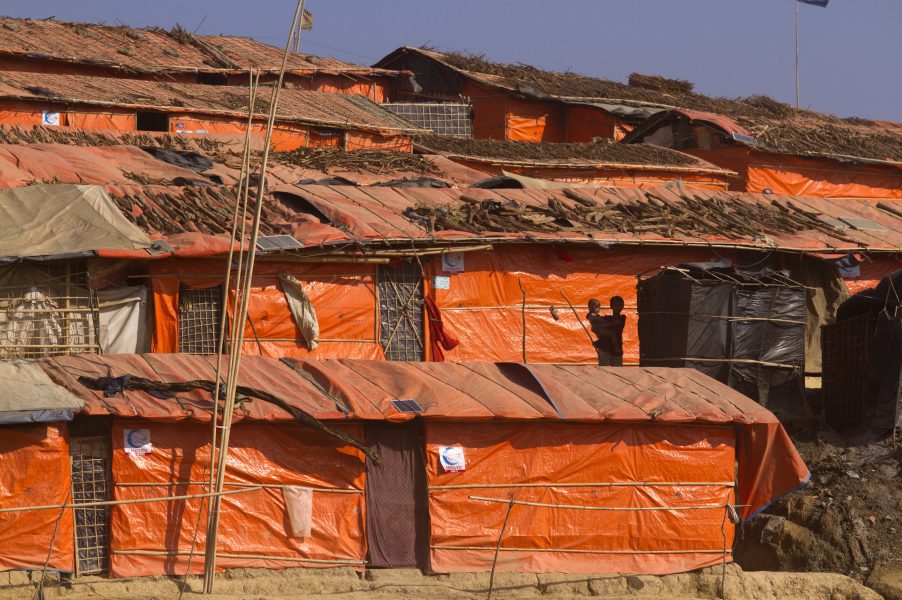 Manish Swarup/AP-TT | Flyktingläger för rohingyer i Cox's Bazar i Bangladesh.