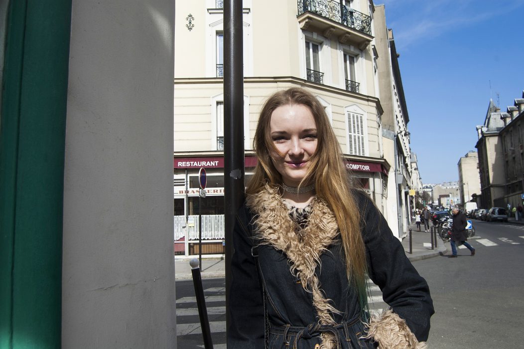 Josephine, 23, är född och uppvuxen i Köpenhamn men har bott i Paris i<br>drygt fyra år