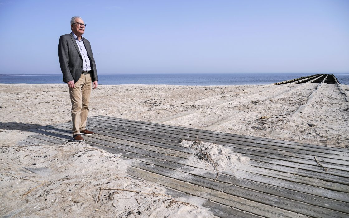 Johan Nilsson/TT | Kommunalrådet Kent Mårtensson (S) vid Ystad Saltsjöbad.