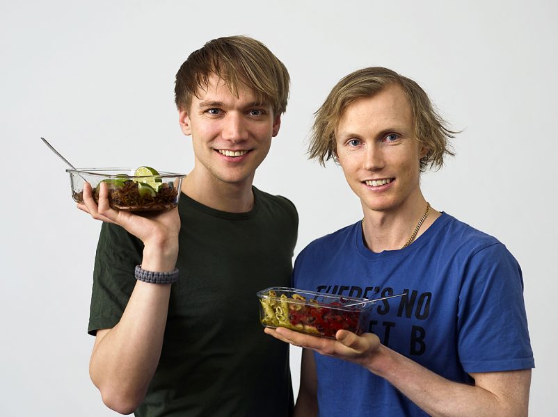 Daniel von Malmborg | Johannes Källgren och Patrik Olsson står bakom Enkla kassen, som innehåller ingredienser för tre veganska recept.
