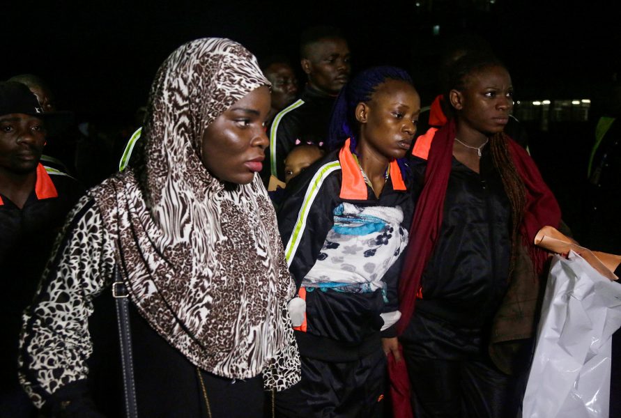 Sunday Alamba/AP Photo/TT | Nigerianska flyktingar återvänder från Libyen till Lagos, Nigeria.