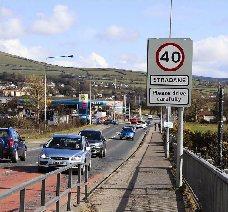 Strabane ligger vid gränsen mellan Nordirland och Irland.
