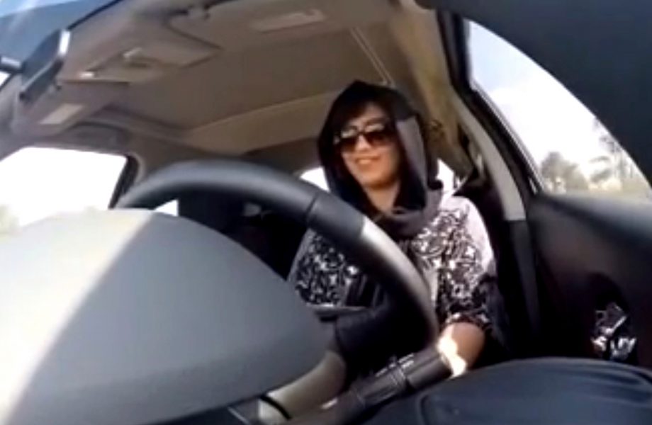 Loujain al-Hathloul/AP PHOTA/TT | Bild från video filmad av Loujain al-Hathloul när hon kör bil, innan hon arresterades 1 dec 2014.