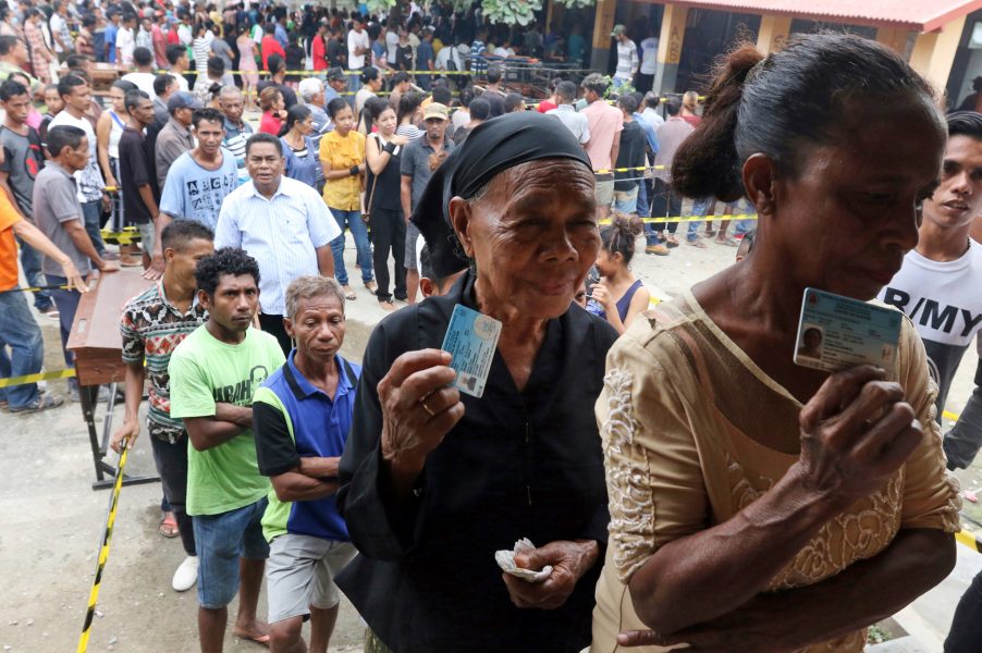 Kandhi Barnez/AP Photo/TT | Kö till vallokalen i Dili, Östtimor.