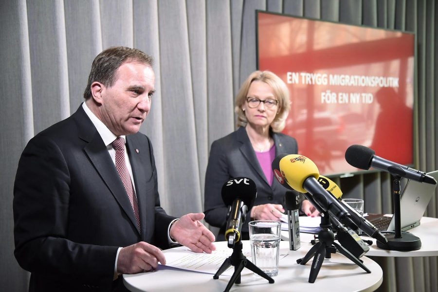 Marko Säävälä/TT | Statsminister Stefan Löfven och migrationsminister Heléne Fritzon presenterade den nya politiken den fjärde maj.