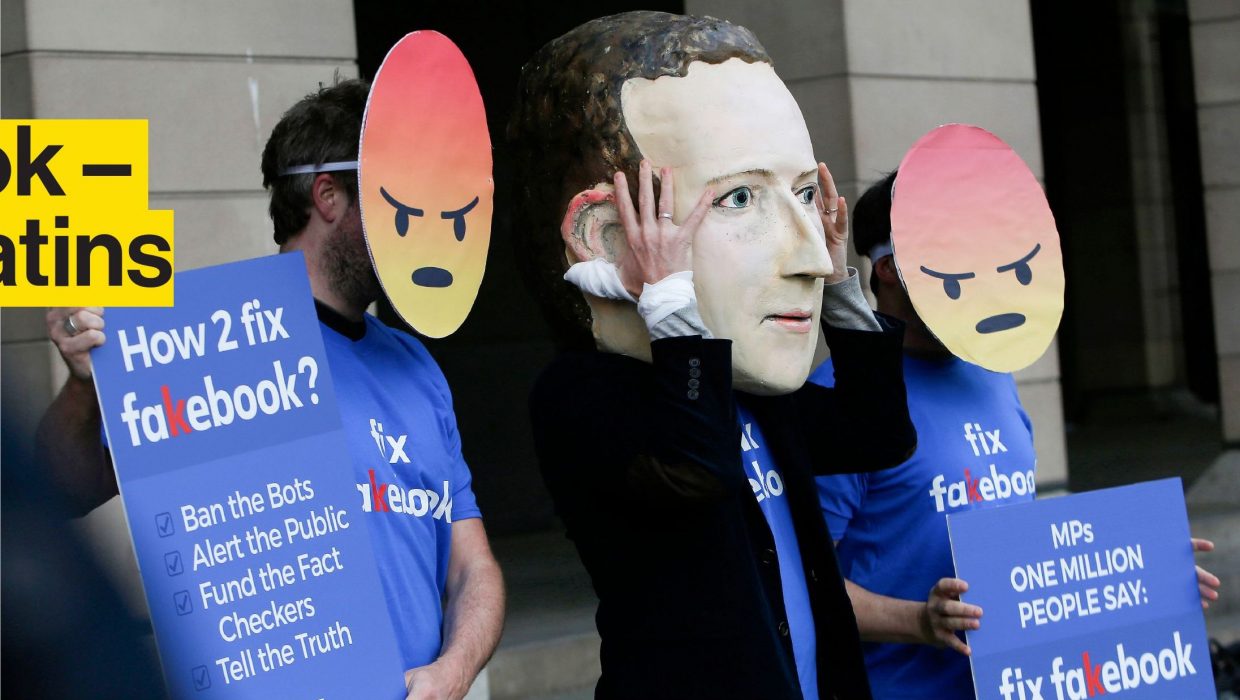 Alastair Grant/AP/TT | Demonstranter protesterar mot Cambridge Analytics metoder i London i slutet av april.