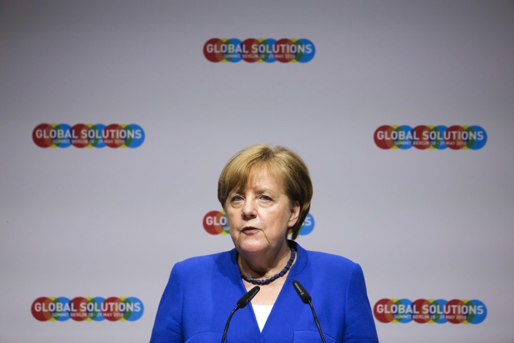 Markus Schreiber/AP/TT | Tysklands förbundskansler Angela Merkel har gratulerat Italiens nytillträdde premiärminister Giuseppe Conte.