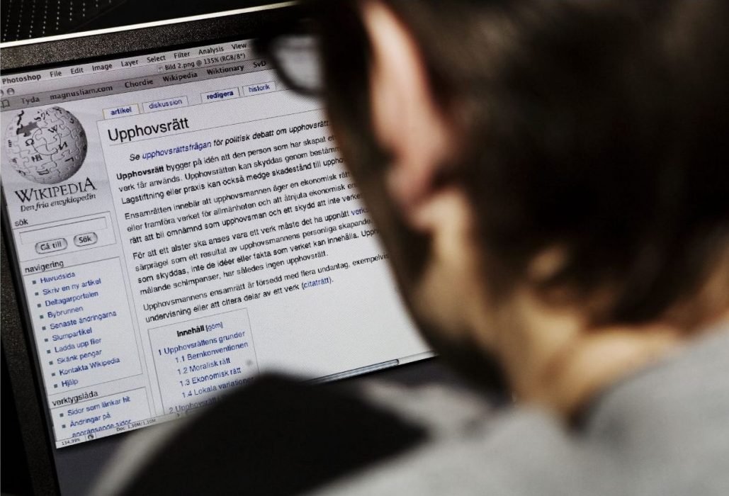 Wikipedia har information om upphovsrätt på sin sida.