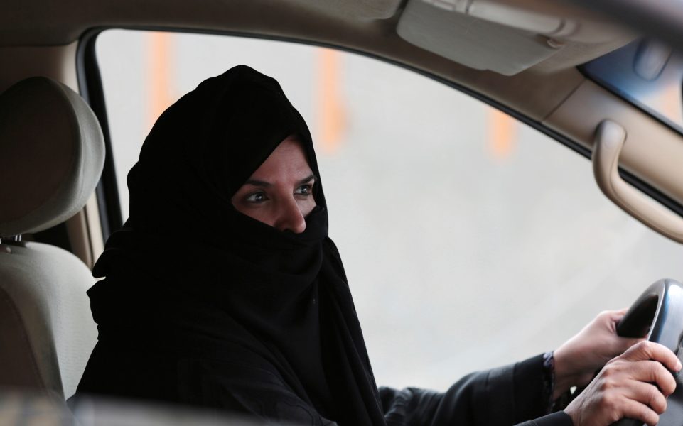 Hasan Jamali/AP/TTEn kvinnlig aktivist i en kampanj 2014 för att kvinnor ska få köra bil.