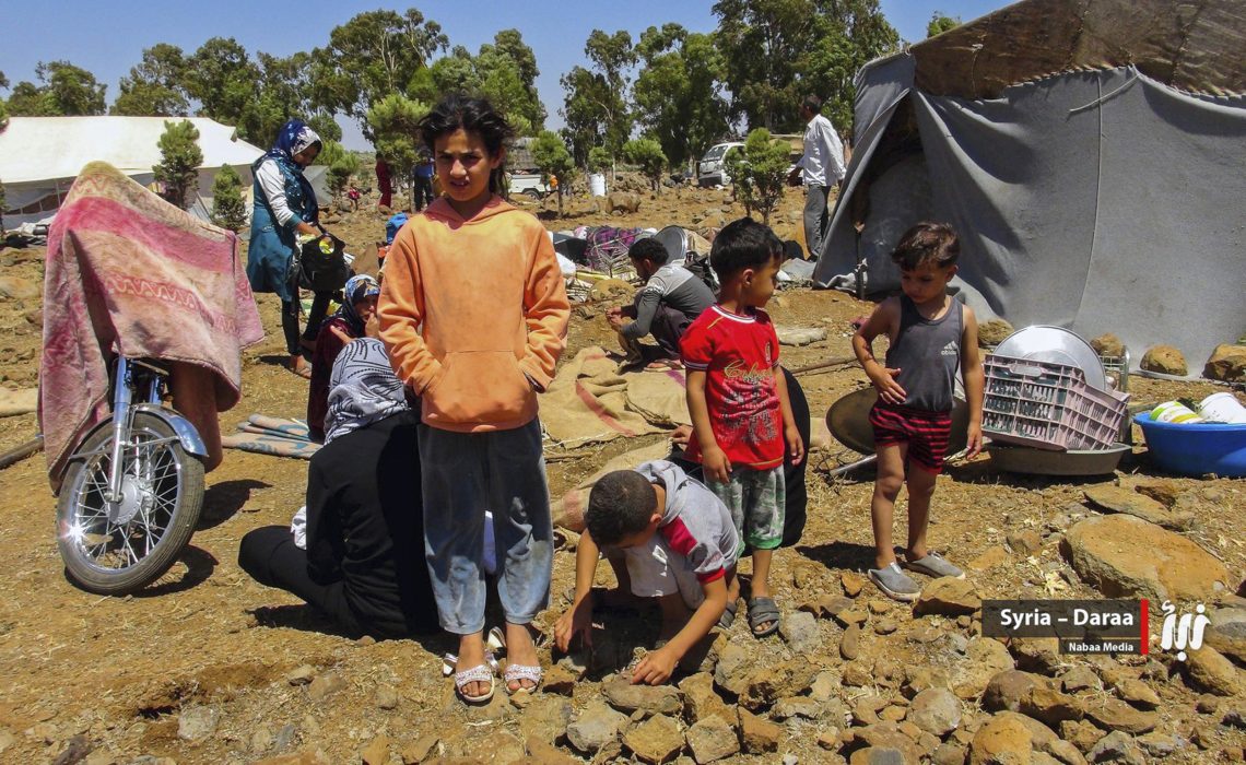 Syriska flyktingar vid gränsen mot de av Israel ockuperade Golanhöjderna.