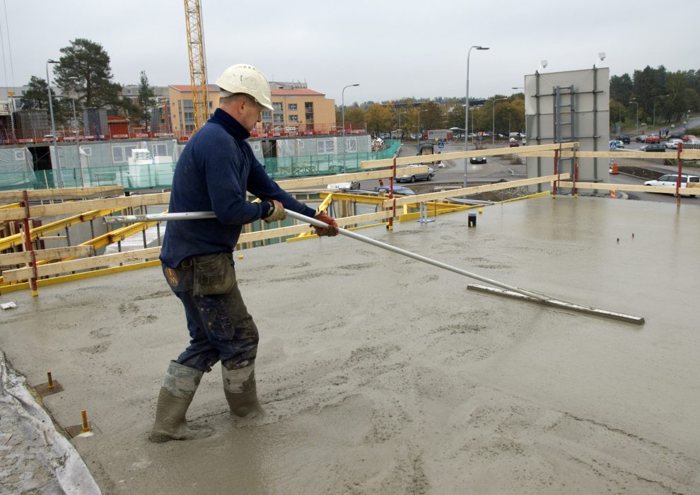 Leif R Jansson/TT | Lokalnämnden ska arbeta för minskad betonganvändning vid byggen, som ett led i att minska klimatutsläppen.