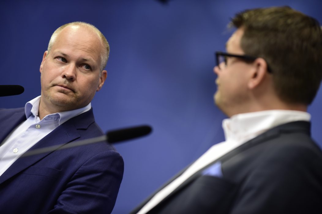 Hossein Salmanzadeh/TT | Inrikesminister Morgan Johansson (S) med Jonas Trolle, blivande chef för Center mot våldsbejakande extremism.