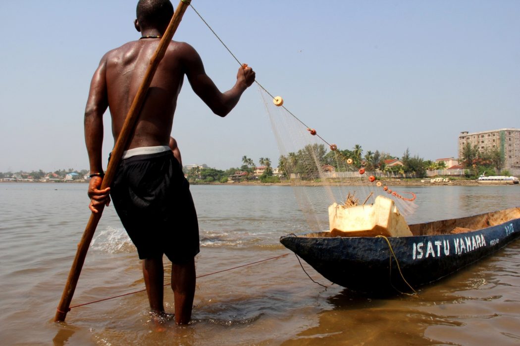 Travis Lupick/IPS | Fiskare i Freetown i Sierra Leone.