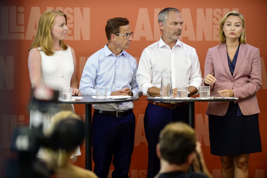 Hossein Salmazadeh/TT | Alliansens partiledare Annie Lööf (C), Ulf Kristersson (M), Jan Björklund (L) och Ebba Busch Thor (KD) håller pressträff om nya förslag för en stärkt krisberedskap och krisledningsförmåga.