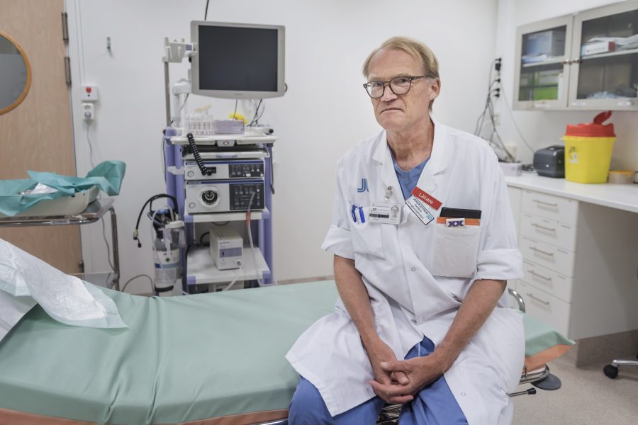 Stina Stjernkvist/TT |– Vi kan inte lägga in de patienter som behöver läggas in, säger Johan Styrud, överläkare på Danderyds sjukhus i Stockholm.