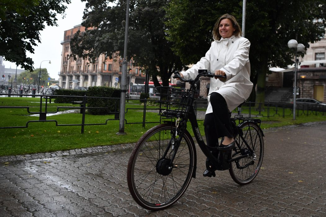 Erik Simander/TT | Tim Gahnström tycker att högern borde sluta gnälla på elcyklar och komma med bättre klimatförslag.