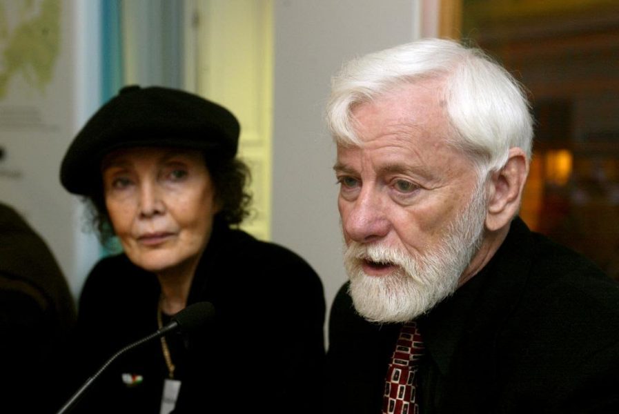 Uri (till höger) och Rachel Avnery fick Right Livelihood-priset 2001.