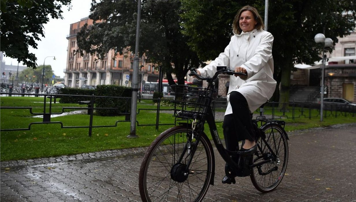 Erik Simander/TT | Tim Gahnström tycker att högern borde sluta gnälla på elcyklar och komma med bättre klimatförslag.