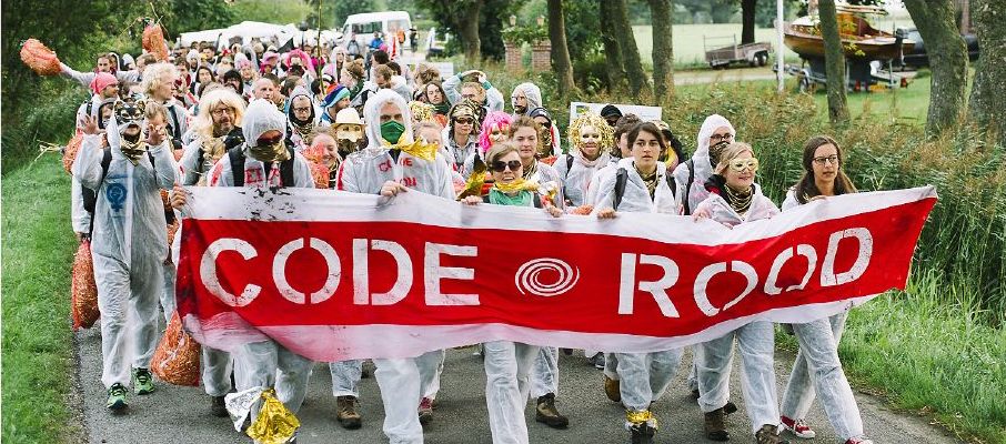 Roman Kutzowitz | 700 aktivister, däribland ﬂera från Göteborg, deltog i fossilgas-aktionen Code rood i Nederländerna i tisdags.