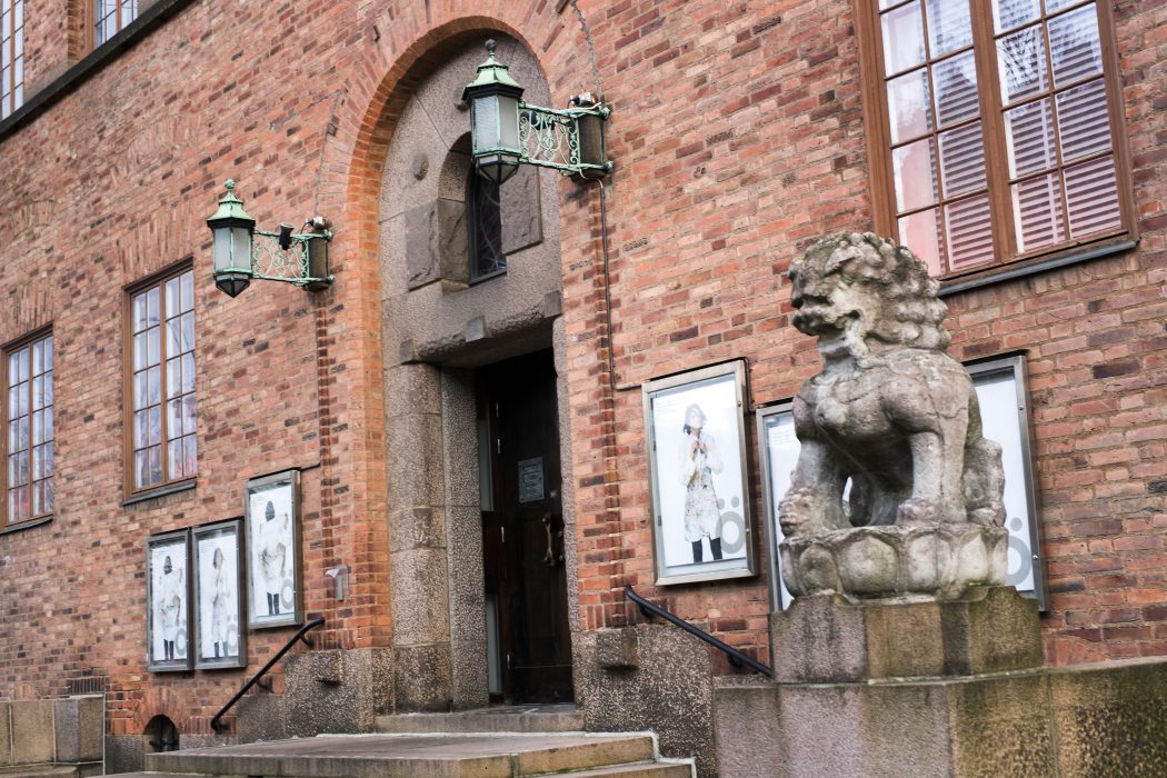 Röhsskas besökare får ge sig till tåls.