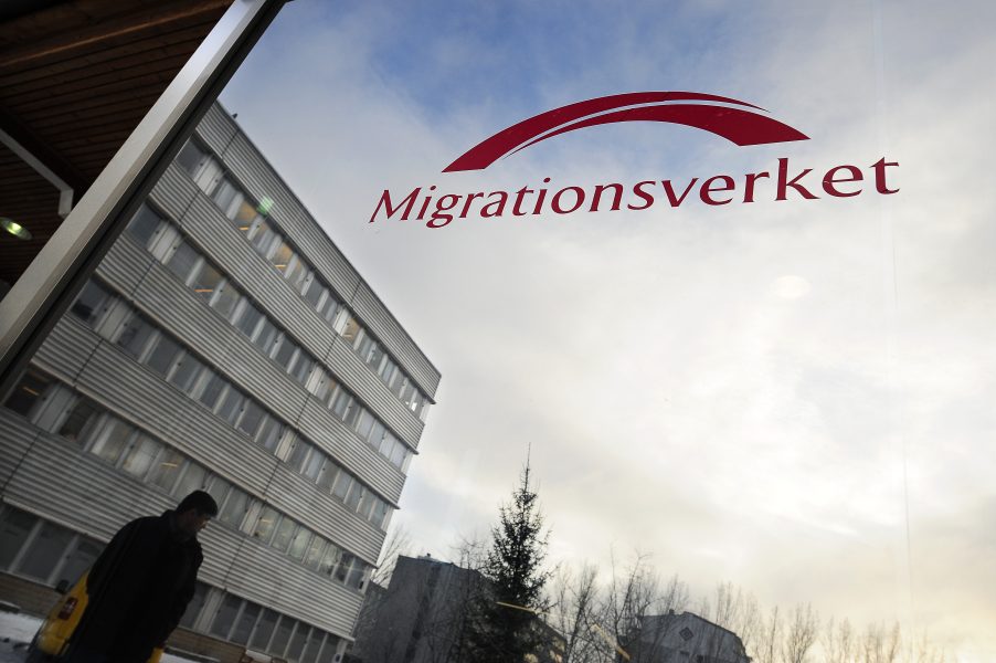 Anders Wiklund/ TT | Migrationsverket får kritik för att de inte använder gymnasielagen.
