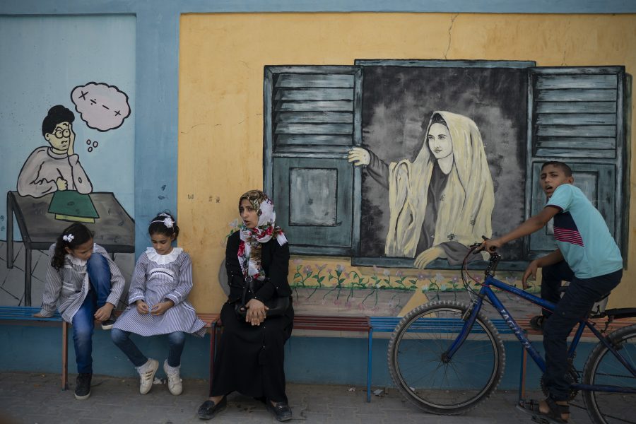 I väntan på att börja skolan, som får bidrag av UNRWA, 29 augusti 2018.