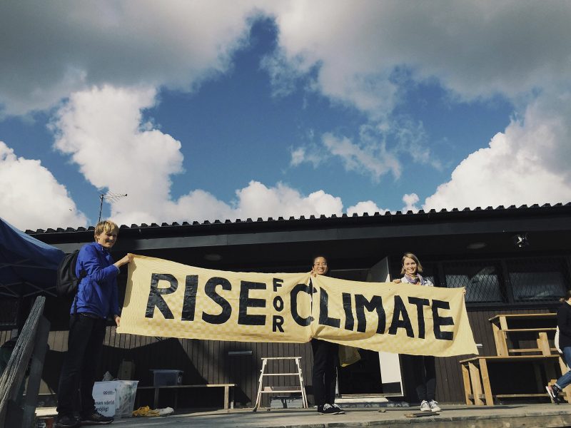 Riley O Flynn | En nymålad banderoll som kommer att synas i klimatmarschen på lördag.