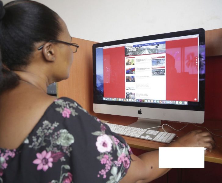 Erick Kabendera/IPS | En ny lag i Tanzania har lett till att människor blivit rädda för uttrycka sina åsikter via internet.