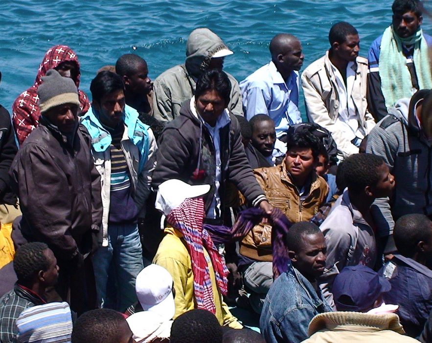 Ilaria Vechi/IPS | Flyktingar och migranter anländer till Lampedusa i Italien efter en farofylld färd över Medelhavet.
