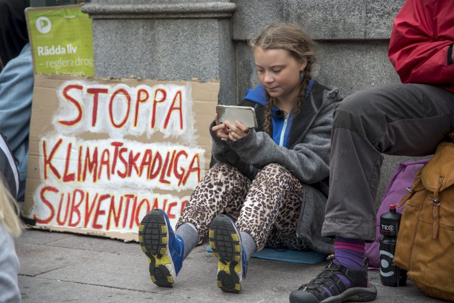 Greta Thunberg tänker strejka varje fredag tills Sverige lever upp till klimatavtalet.
