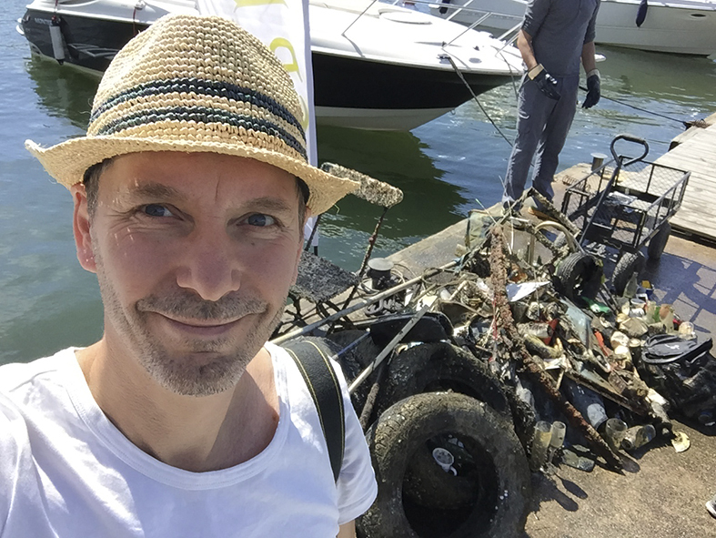 Erik Agelii är dykare och initiativtagare till projektet Rena botten, i Vaxholm den 15 september.