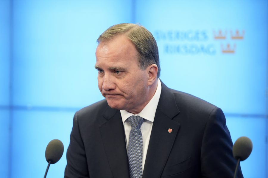 Anders Wiklund/TT| Statsminister Stefan Löfven håller pressträff i riksdagens presscenter efter statsministeromröstningen.