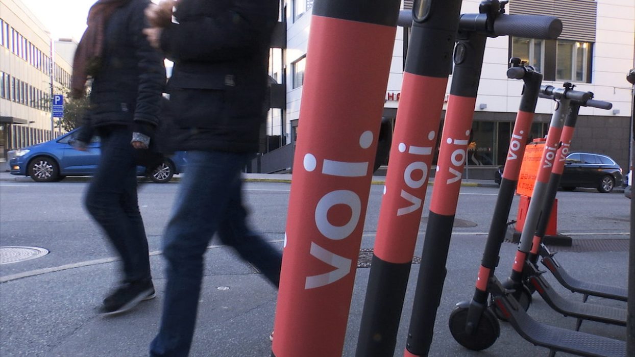 Oscar Gyllander/TT | I dagsläget finns några hundra elsparkcyklar utplacerade i Stockholm.