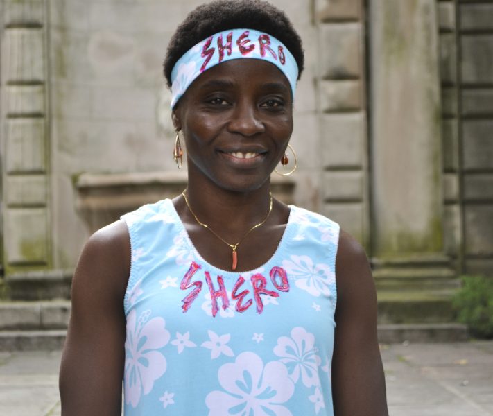 Elisabeth Lidén | I tre och en halv timme satt, promenerade och till och med sov Patricia Okoumou vid Frihetsgudinnans kjolfåll innan polis kom och hämtade henne.